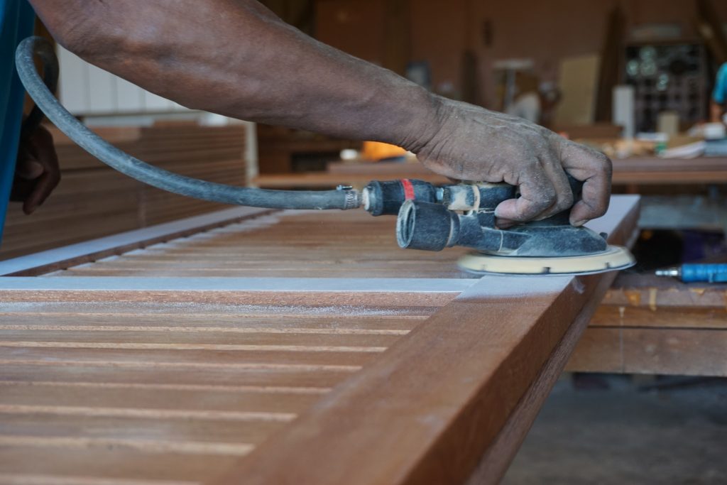 Ponçage bois Guyane